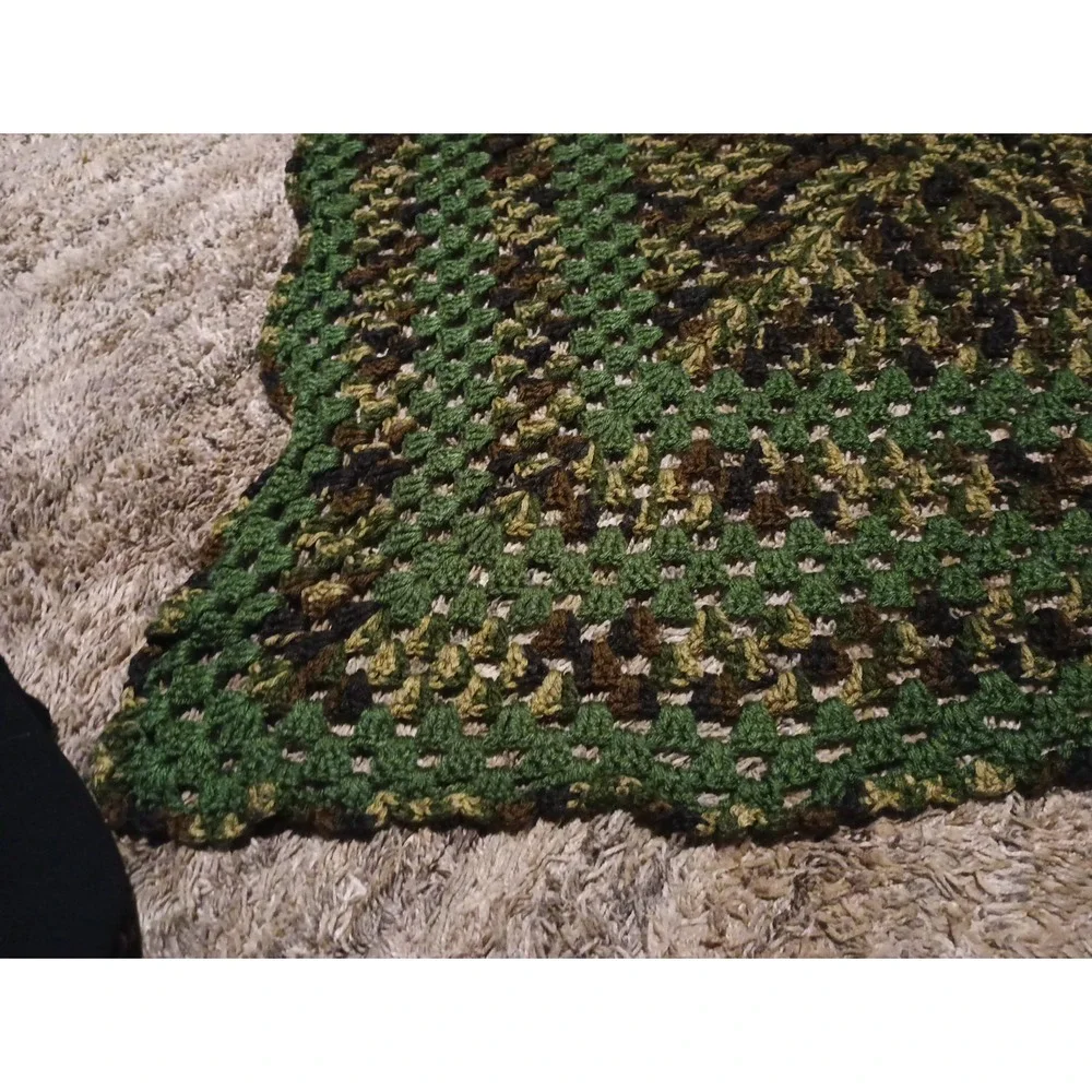 Nostalgic Military Green Vintage Handmade Crochet Knit 33in Square Trow Blanket